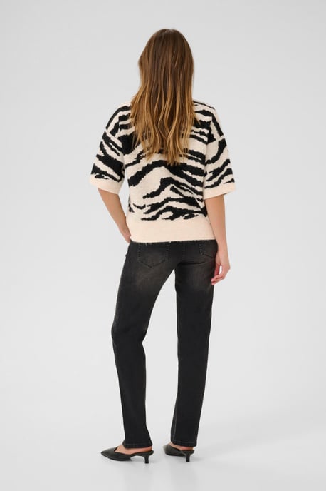 Pullover KAsandra Baggy fit black offwhite - Image 2