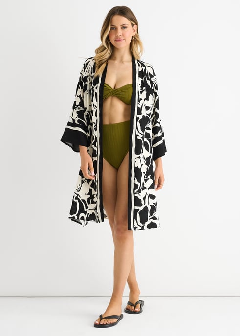 Zwarte zomerkimono met opdruk op het strand - Image 1