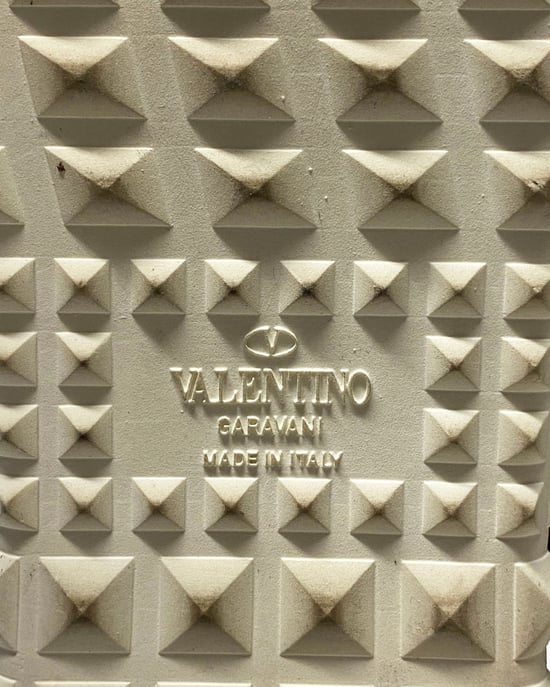 Valentino Garavani Rockstud Enkelsandalen met Platte Zool in Zwart Suède - Image 6