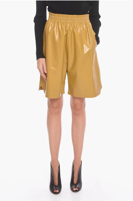 GLANZENDE Gaucho-shorts van leer in geel - Image 1