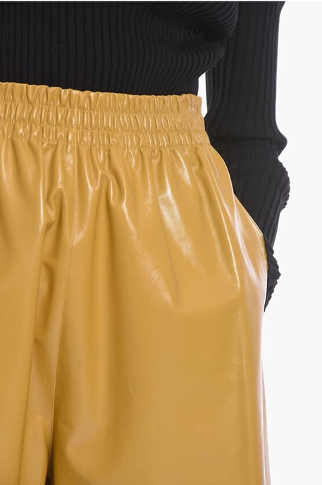 GLANZENDE Gaucho-shorts van leer in geel - Image 3