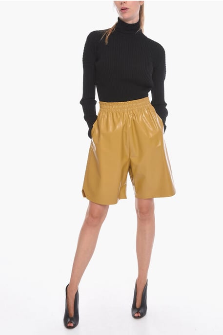 GLANZENDE Gaucho-shorts van leer in geel - Image 4