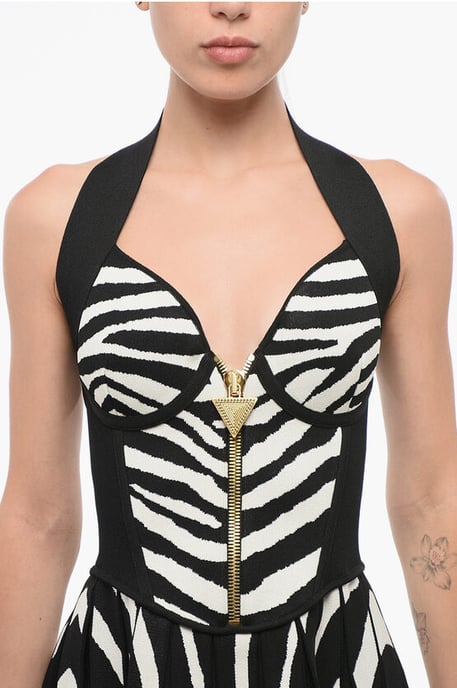 Mini-jurk met halternek en dierenmotief in zwart en wit - Image 3