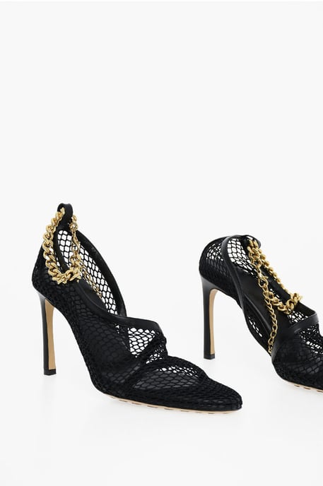 Mesh sandalen met goudkleurige kettingsluiting in Nero, Oro - Image 1