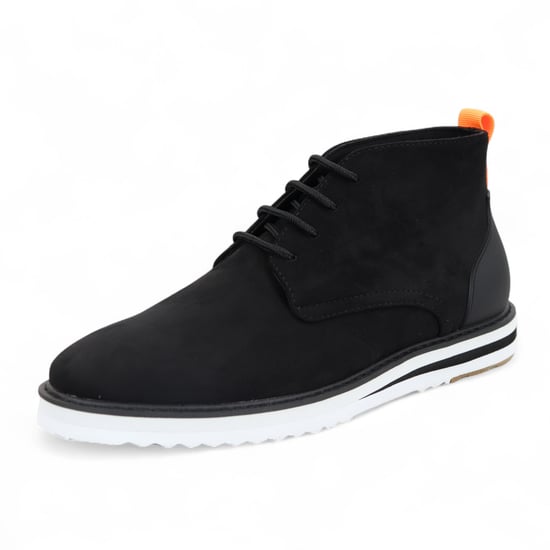 Zwarte suède veterlaarzen voor heren in de woestijn - Image 3