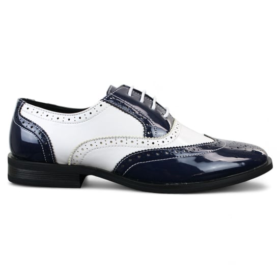 Herenschoenen met vetersluiting in marineblauw en wit, in de kleur 'Brogues' - Image 1