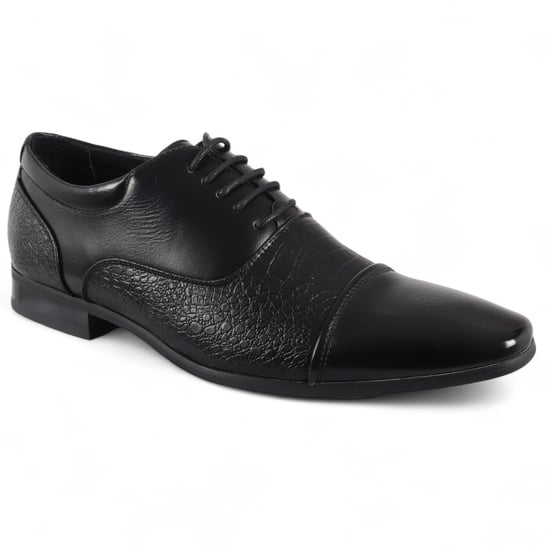 Zwarte klassieke veterschoenen voor heren in broguestijl - Image 2