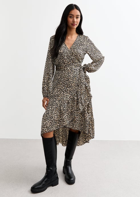 Beige mini wikkeljurk met ruches en dierenprint - Image 1