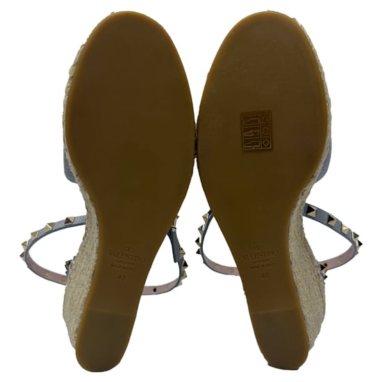 Valentino Rockstud Enkelsluiting Espadrille Wedge Pumps in Grijs Leer - Image 6