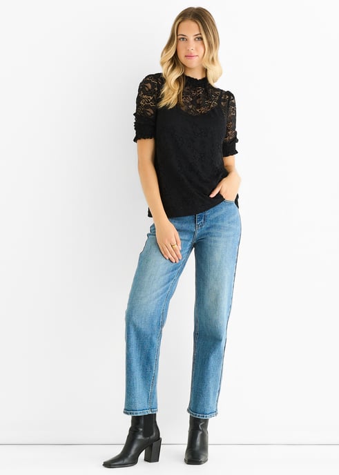 Zwarte losvallende blouse met hoge kraag en kant - Image 1
