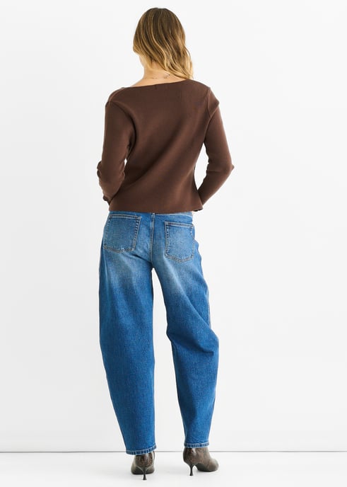 Chocoladekleurig vest met knoopsluiting en compacte breistijl - Image 4
