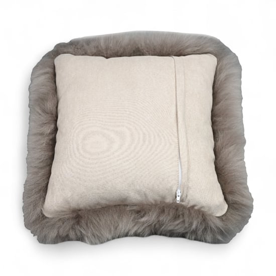 Echte schapenvacht taupe 40x40cm echt wollen enkelzijdig kussen - Image 2