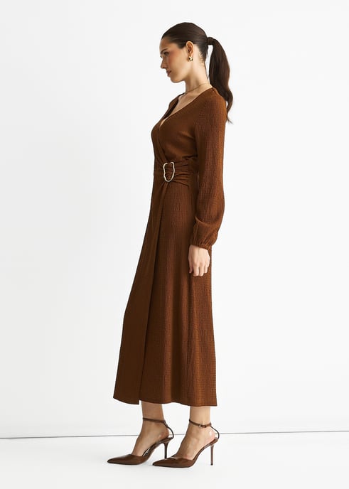 Bruine jersey midi-jurk met textuur en metalen rand - Image 3