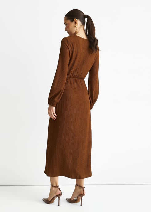 Bruine jersey midi-jurk met textuur en metalen rand - Image 4