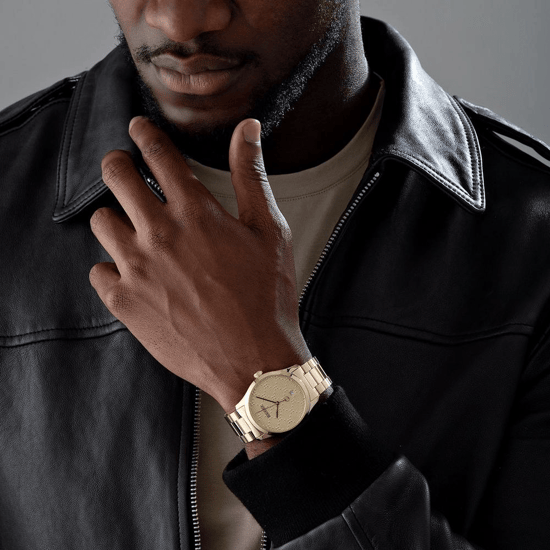 Gucci G-Timeless YA126461 Unisex horloge met geelgouden wijzerplaat - Image 4