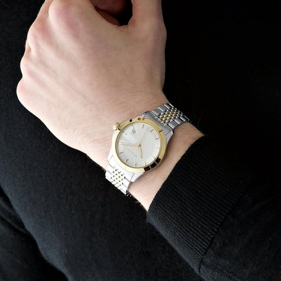 Gucci YA126409 G-Timeless Tweekleurig Herenhorloge - Stijlvolle Elegantie - Image 4