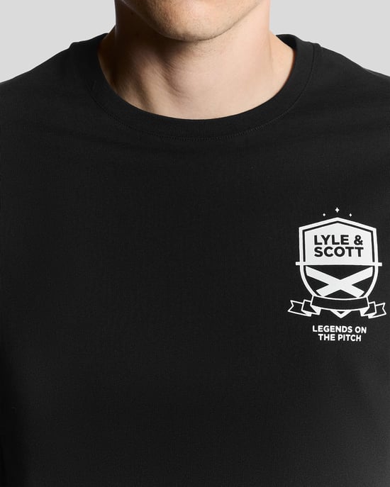 Lyle & Scott Legends Op Het Veld Graphic T-shirt - Zwart - Image 3
