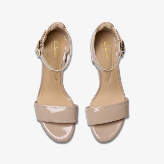 Ezoria Mae Patent Sandalen in Sandkleur - Image 6