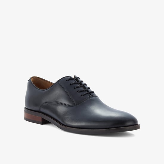 Banstead Kant Zwarte Leren Schoenen - Image 4