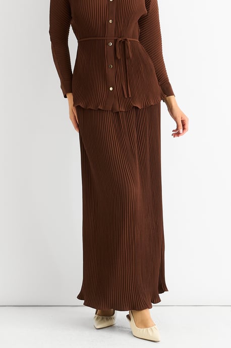 Chocoladekleurige plissé maxi-rok met elastische tailleband - Image 2