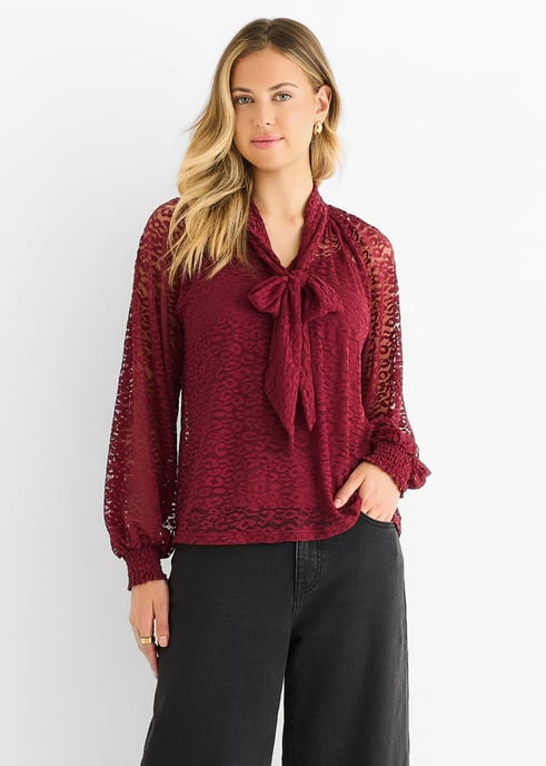 Bordeauxrode blouse met dierenprint en kanten kraag - Image 2