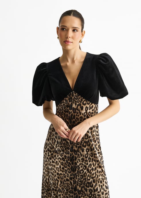 Zwarte midi-jurk met contrasterende top van fluweel met dierenprint - Image 2