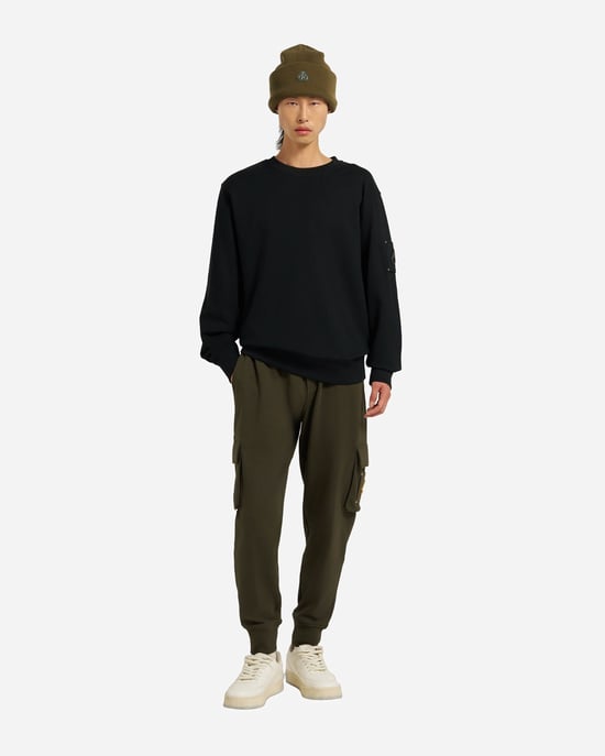 Hartsfield Crew Neck Sweater in Zwart - Image 4