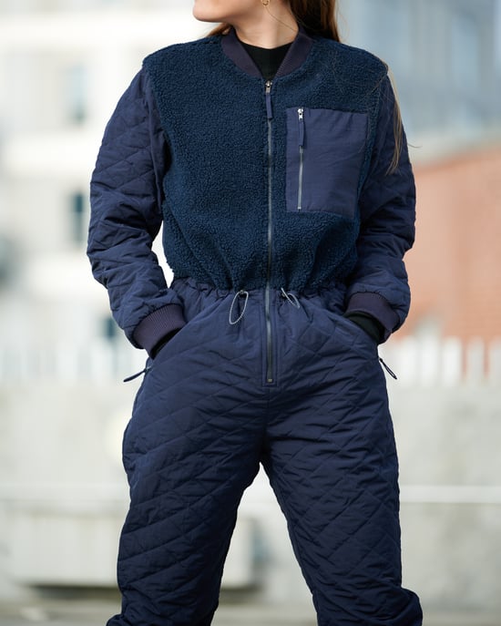 Ana Quilt Jumpsuit in Marineblauw - Image 4