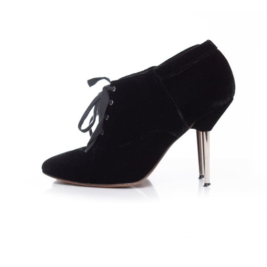 Lanvin fluwelen enkellaarsjes met metalen hak. - Image 2