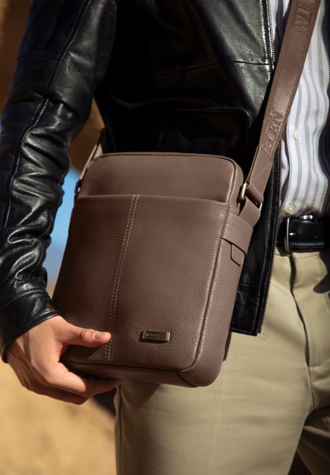 Wittchen Heren Messenger Bag van Leer met Dubbele Textuur in Taupe - Image 2