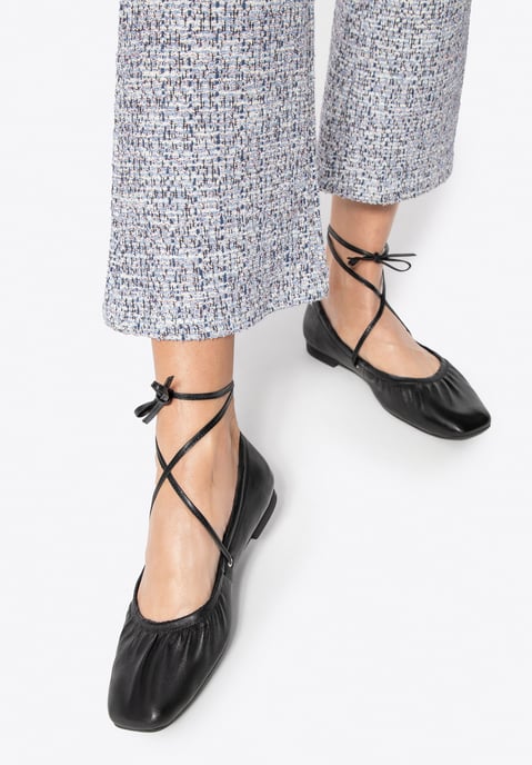 Wittchen Dames Ballerina's van echt leer met strikjes, zwart - Image 1