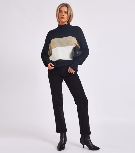 Gestreepte gebreide oversized trui met V-hals - Image 1