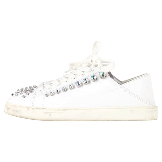 Stuart Weitzman Goldie Shine Convertibele Sneakers in Witte Leer - Image 4
