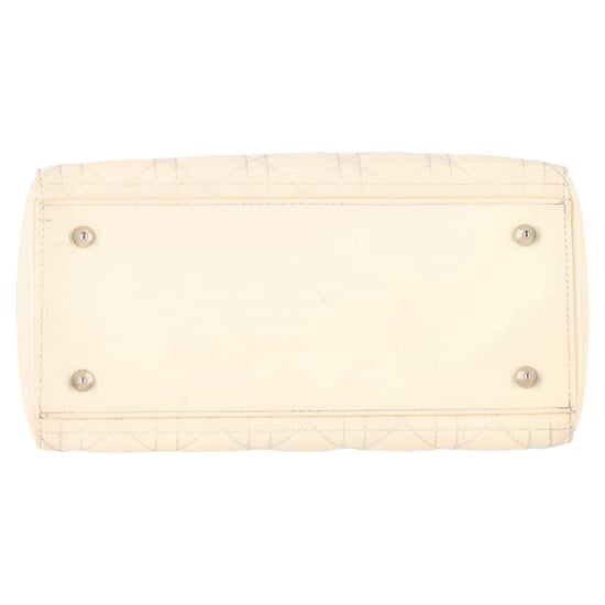 Dior Medium Lady Dior handtas met handvat in ivoorkleurig lakleer - Image 4