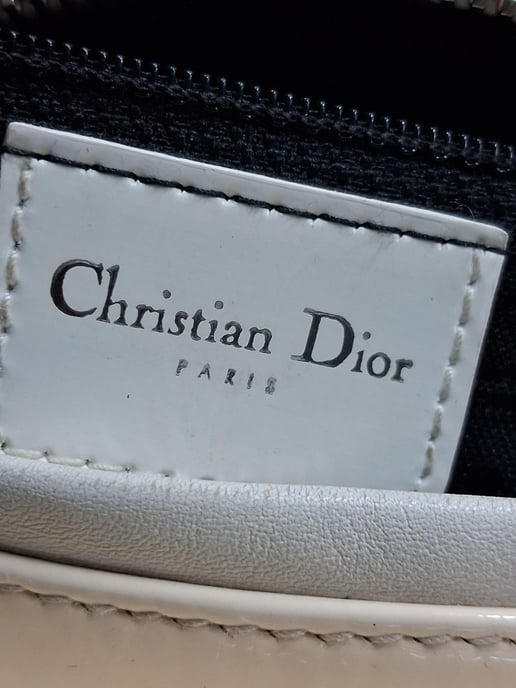 Dior Medium Lady Dior handtas met handvat in ivoorkleurig lakleer - Image 6