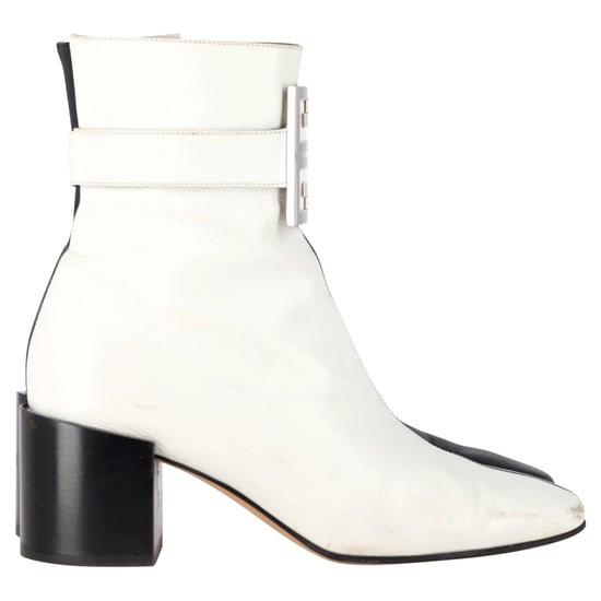 Givenchy 4G Bi-Color Enkellaarsjes in Wit en Zwart Leer - Image 1