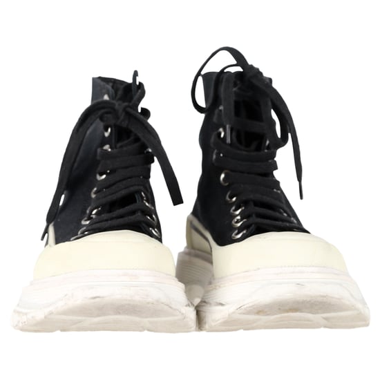 Alexander Mcqueen Tread Slick Hoge Sneakers in Zwart Canvas - Image 2