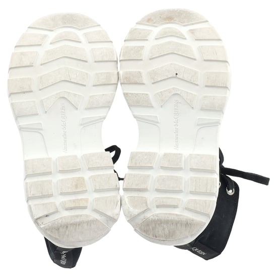 Alexander Mcqueen Tread Slick Hoge Sneakers in Zwart Canvas - Image 6
