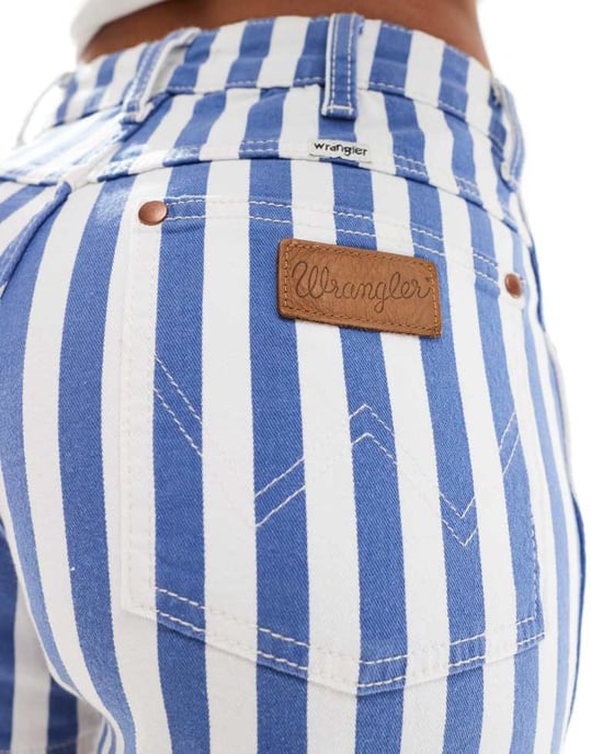 Wrangler cowboy denimshorts med 3 tum rand i blått - Image 3