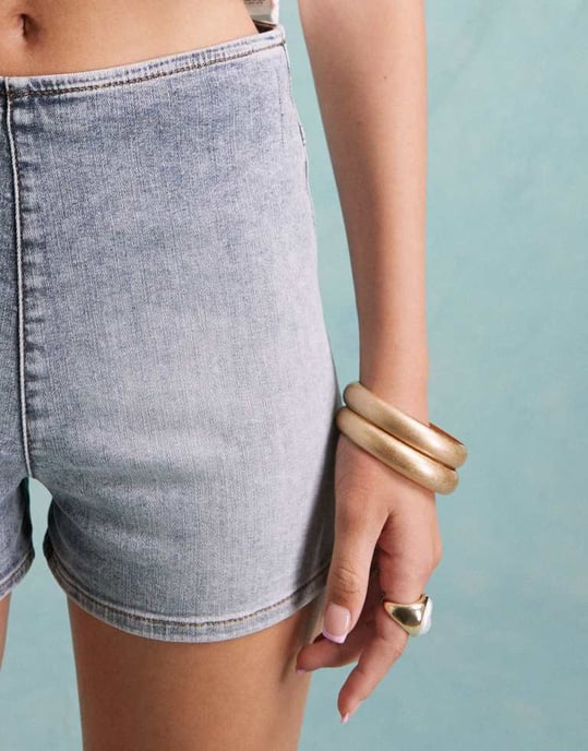 Miss Selfridge denim mikroshorts i acid wash - Image 4