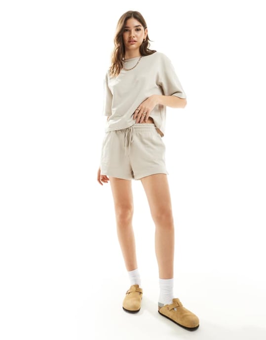 Lindex Liza lounge shorts i krämfärgad - Image 1