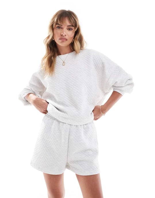ASOS DESIGN vadderade sweatshorts set i gråmelerad - Image 4