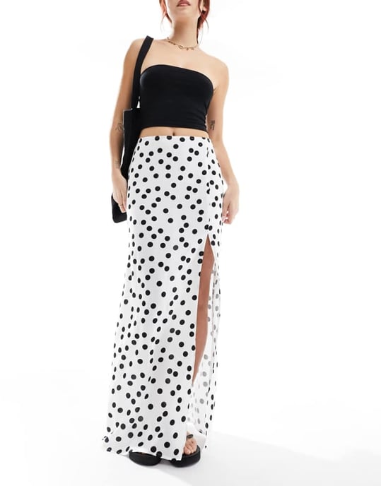 ASOS DESIGN maxikjol med delad ben i krämfärgad prickig mönster - Image 1