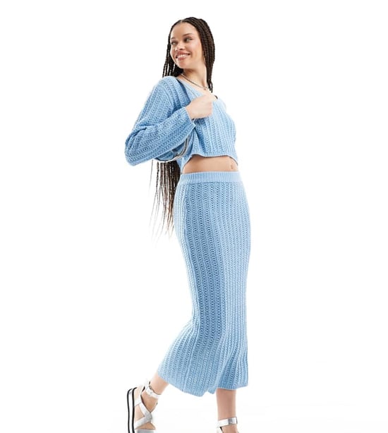 ASOS DESIGN Lång stickad midikjol i öppen stickning i blått - Image 1