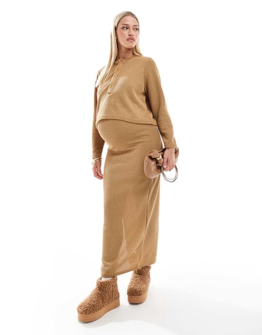 Mamalicious gravid kortärmad henley-top i senapssystem - Image 2