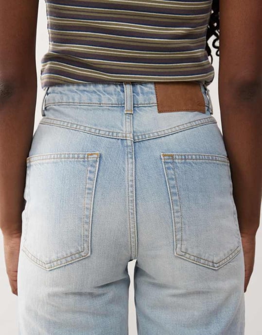 Återvunnen Vintage 90-tals rak jeans i ljusblå tvätt - Image 4