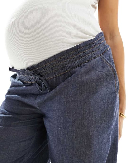 Mamalicious Graviditet vida jeans i blått - Image 2