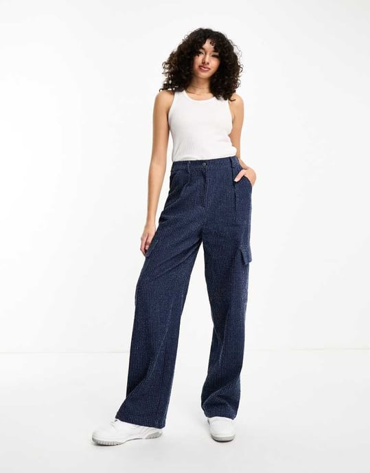 Objekt Hög tall strukturerad denim cargobyxa i mörkblå tvätt - Image 4