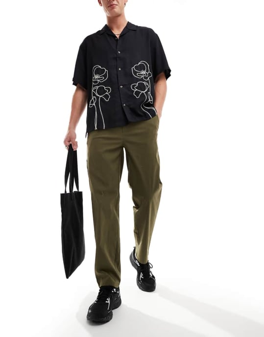 ONLY & SONS arbetsbyxa i khaki med rak passform - Image 2