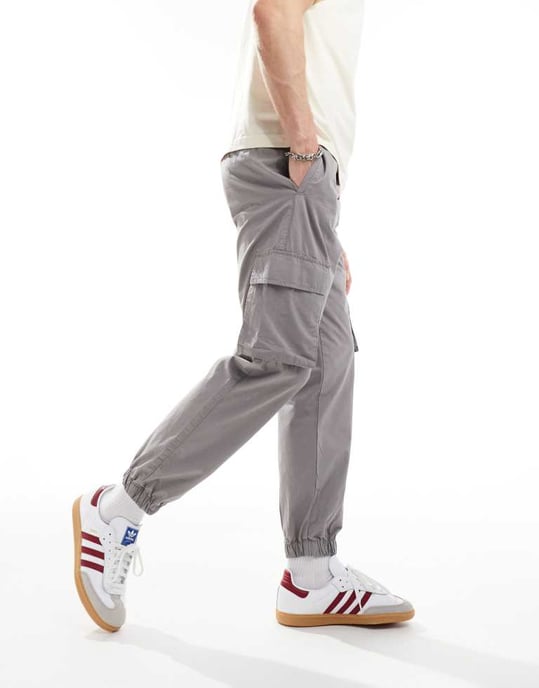 ASOS DESIGN tapered dragbyxa i grå - Image 2